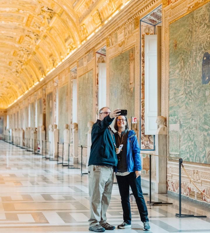 Gallery Devour Rome Alone in the Vatican Museum Giulia Verdinelli 023