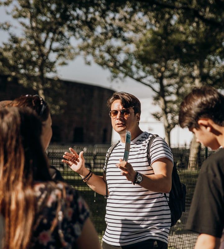 Walks New York PVT Statue WEB RES 0009