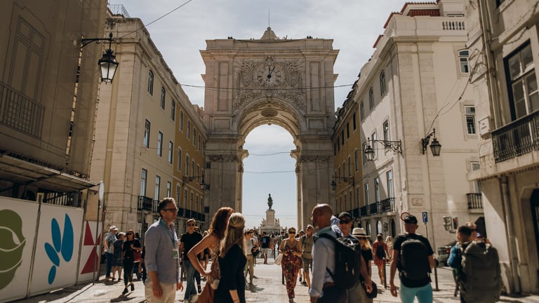 1415 - Lisbon Lisbon in a day 16x9-0012