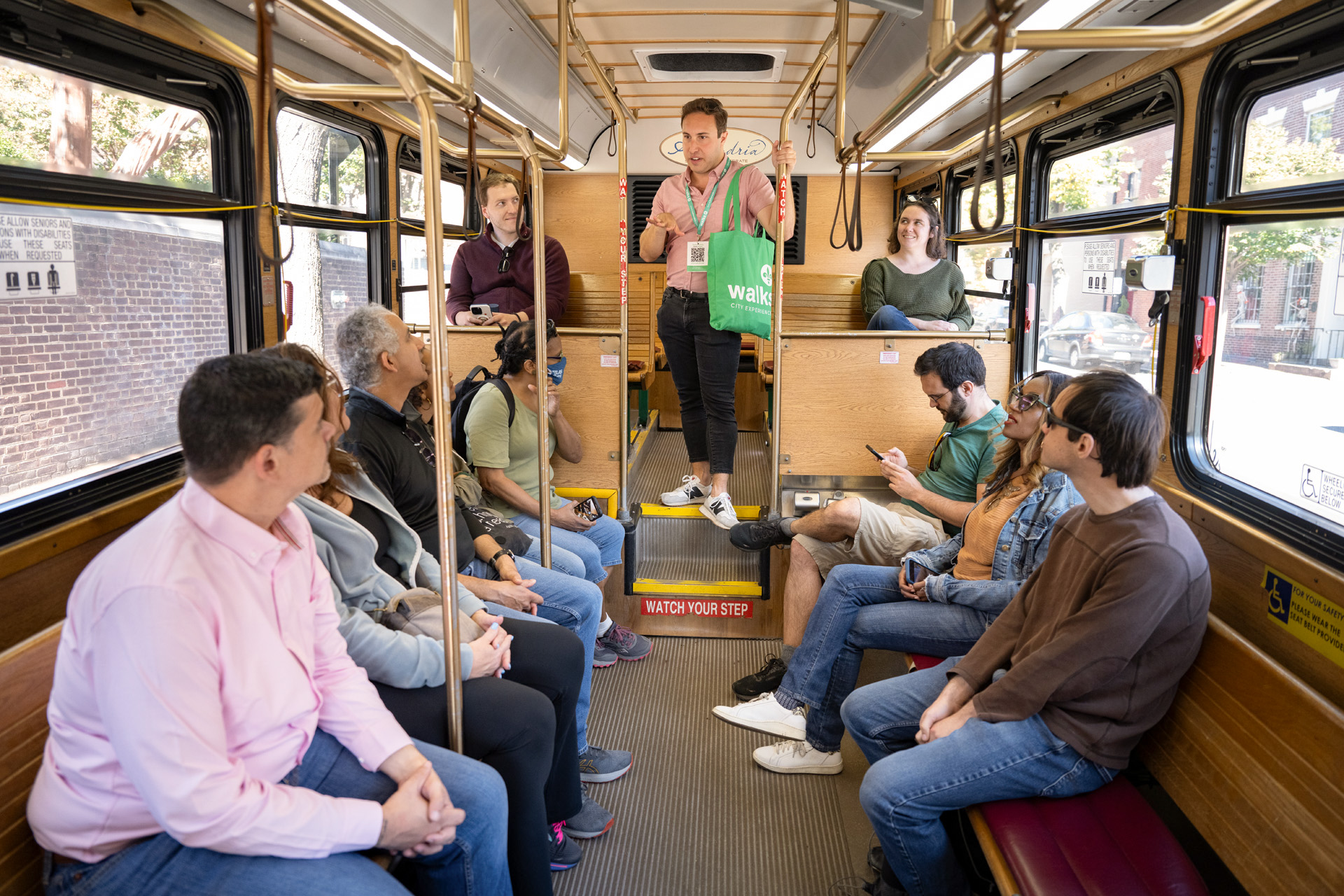 story-section-image-item